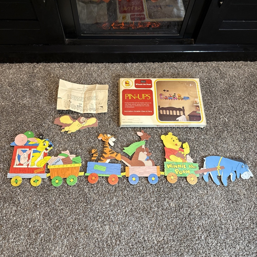 Vintage SEARS Winnie the Pooh WALL DECOR SET Pin-Ups + Original Box Tigger